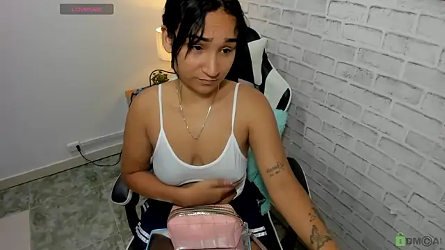 salome rojas  online show from April 20, 5:58 pm