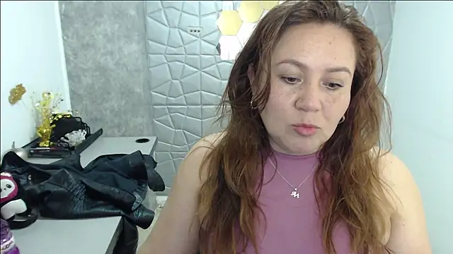 camixxx m online show from November 9, 12:42 pm