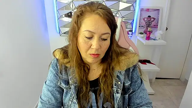 camixxx m online show from December 17, 12:43 pm