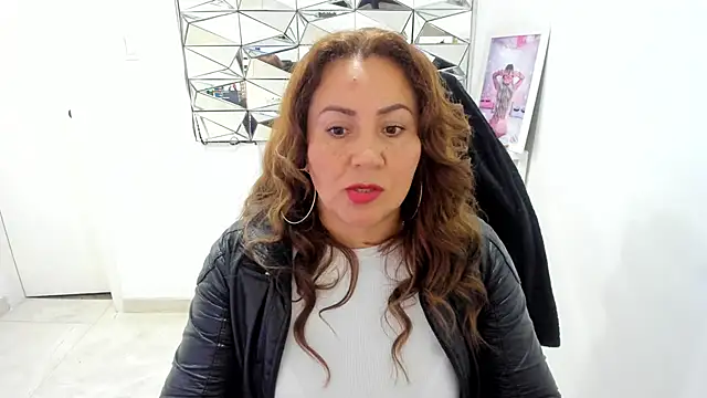 camixxx m online show from April 17, 1:25 pm