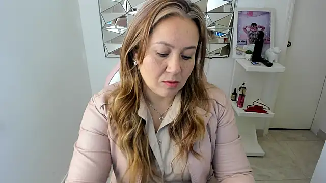 camixxx m online show from December 2, 12:29 pm