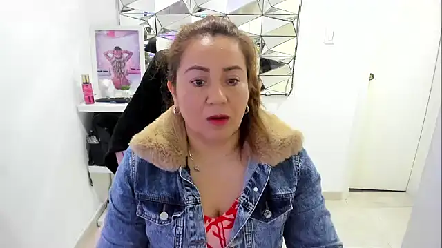 camixxx m online show from May 7, 12:19 pm