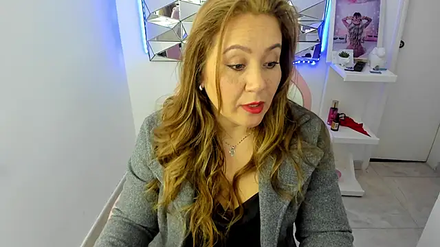 camixxx m online show from December 4, 12:59 pm