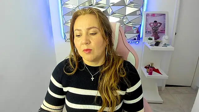 camixxx m online show from December 5, 12:37 pm