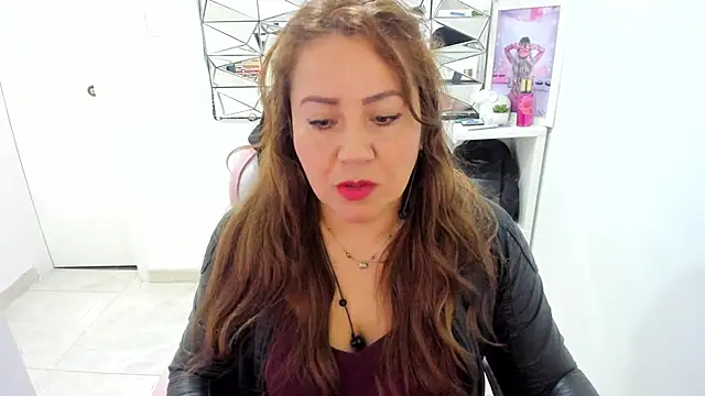 camixxx m online show from April 24, 11:34 am