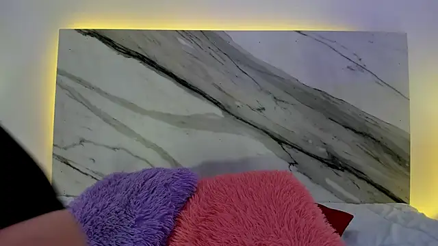 thamiina  online show from December 16, 7:07 pm