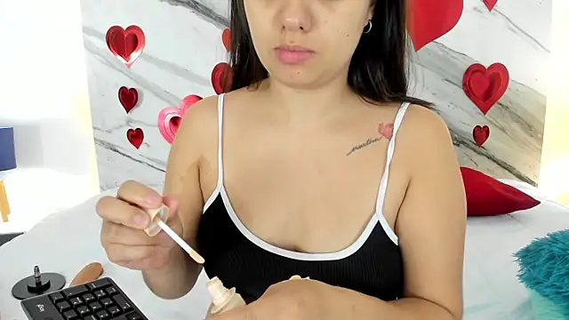 thamiina  online show from February 13, 7:03 pm