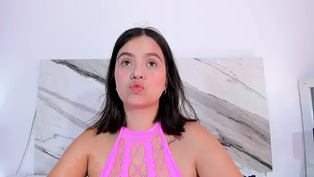 Snapshot of thamiina_ chatting on October 28, 7:02 pm thamiina online show from October 28, 7:02 pm