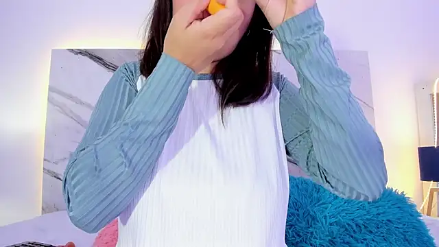 thamiina  online show from January 13, 10:35 pm