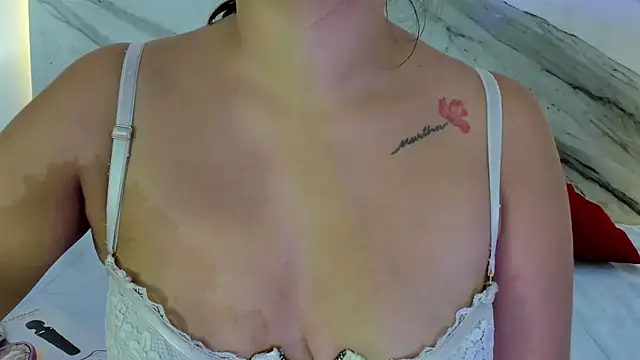 thamiina  online show from February 9, 6:50 pm