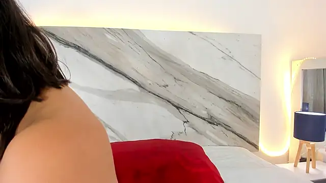 Snapshot of thamiina_ chatting on December 1, 7:04 pm thamiina online show from December 1, 7:04 pm