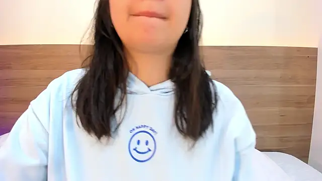 thamiina  online show from April 17, 11:46 am