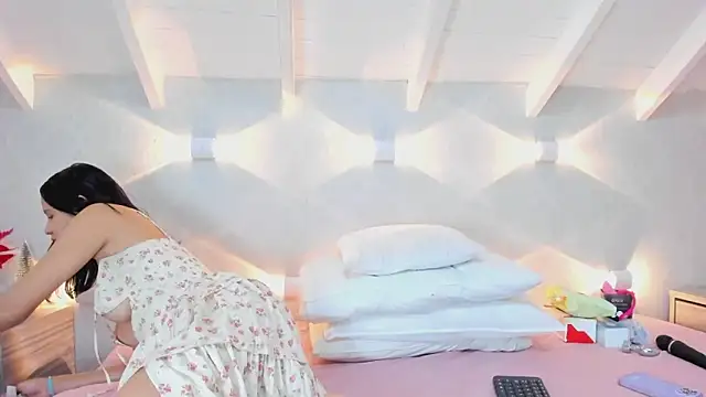 Princesita Sofia  online show from December 15, 8:36 pm