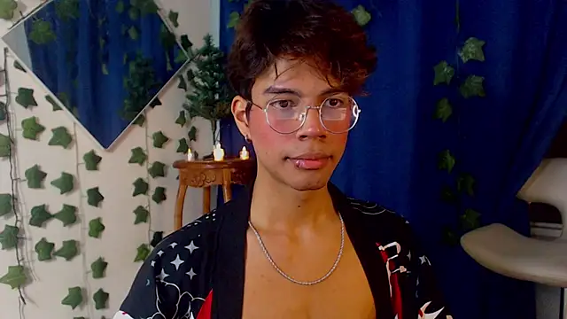 Snapshot of Kaoriimatsuii chatting on November 22, 2:32 am Kaoriimatsuii online show from November 22, 2:32 am