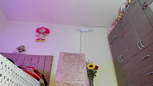 hot Dariana pantyhose online show from February 9, 1:20 pm