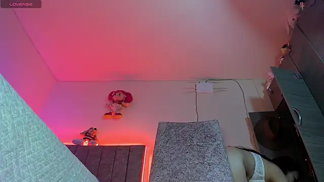 hot Dariana pantyhose online show from April 4, 2:01 pm