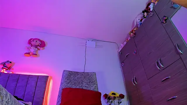 hot Dariana pantyhose online show from March 16, 3:04 pm