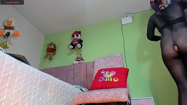 hot Dariana pantyhose online show from December 5, 12:59 pm