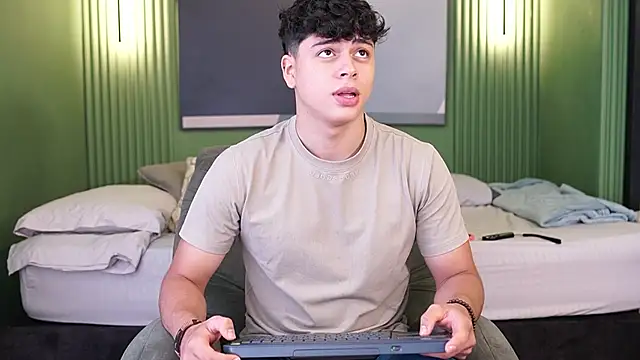 Ethan occonor online show from January 8, 6:25 pm