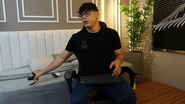 Ethan occonor online show from November 6, 8:18 am