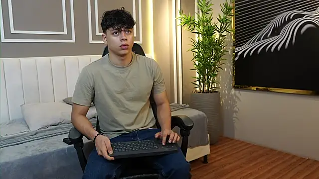 Ethan occonor online show from November 5, 8:17 am