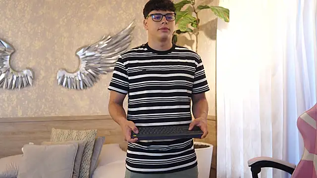 Ethan occonor online show from December 3, 12:26 pm