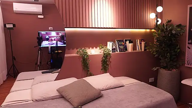 Ethan occonor online show from April 18, 12:40 pm