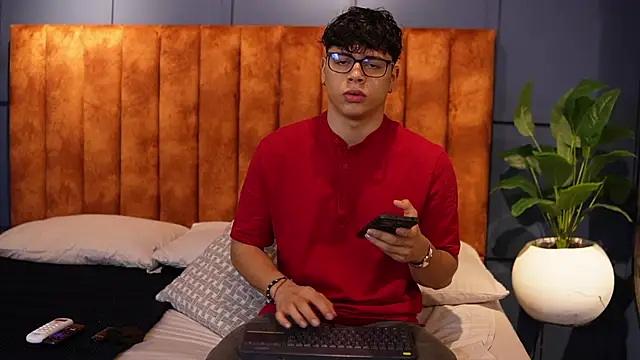 Ethan occonor online show from October 17, 12:51 pm