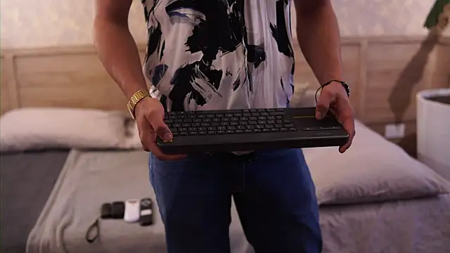 Ethan occonor online show from December 1, 12:06 pm