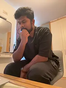 Snapshot of CrazyShashank chatting on September 21, 3:28 pm CrazyShashank online show from September 21, 3:28 pm