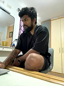 Snapshot of CrazyShashank chatting on November 2, 2:11 pm CrazyShashank online show from November 2, 2:11 pm