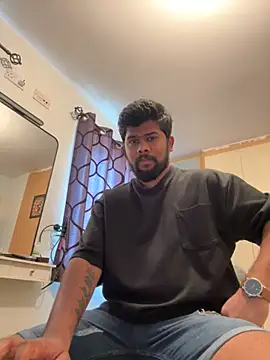 Snapshot of CrazyShashank chatting on September 29, 8:21 am CrazyShashank online show from September 29, 8:21 am