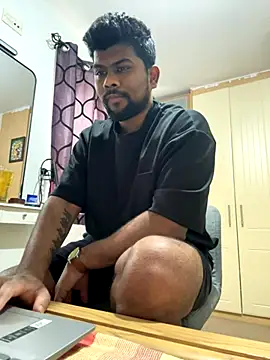 Snapshot of CrazyShashank chatting on November 16, 1:16 pm CrazyShashank online show from November 16, 1:16 pm