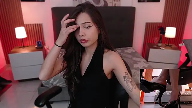 Snapshot of aleesha_cameron02 chatting on May 9, 9:29 pm aleesha cameron02 online show from May 9, 9:29 pm