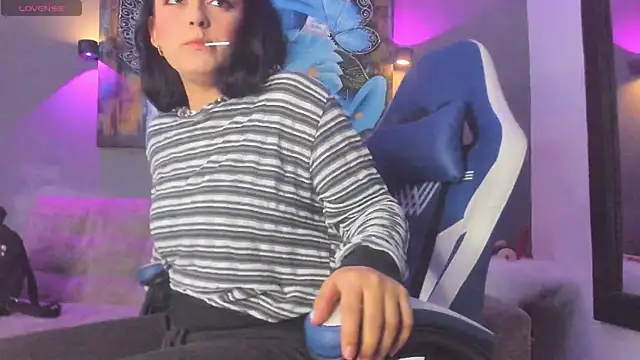 elizabeth lamer online show from April 11, 1:46 am