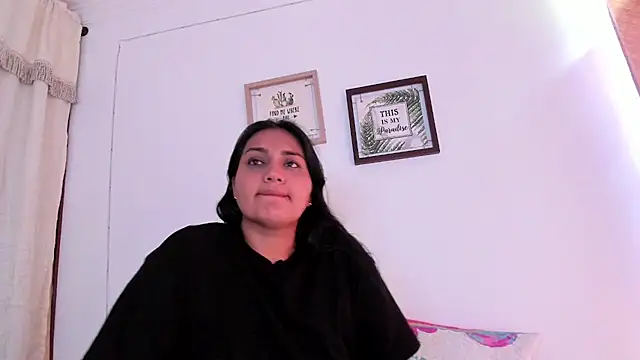 selena jhonson online show from November 17, 1:59 pm