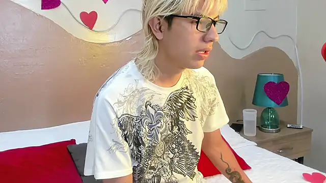 Enrrixxx  online show from February 15, 12:00 am