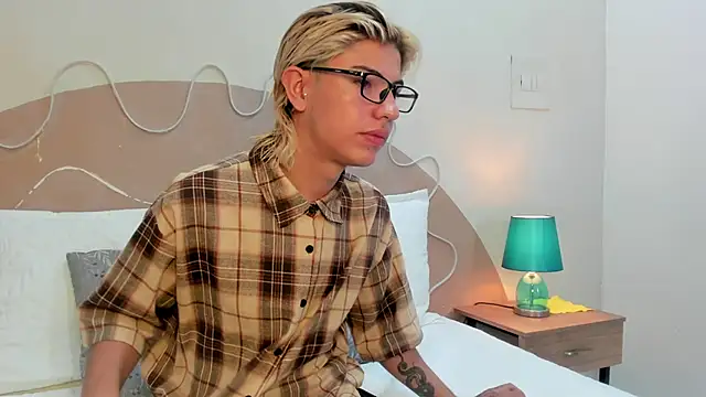 Enrrixxx  online show from November 23, 7:24 pm