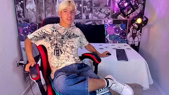 Enrrixxx  online show from September 26, 1:01 am