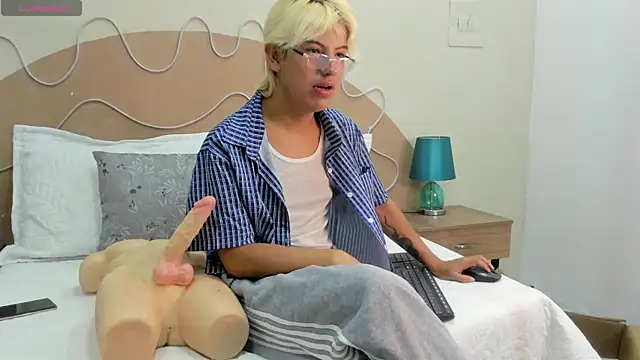 Enrrixxx  online show from September 25, 12:49 am