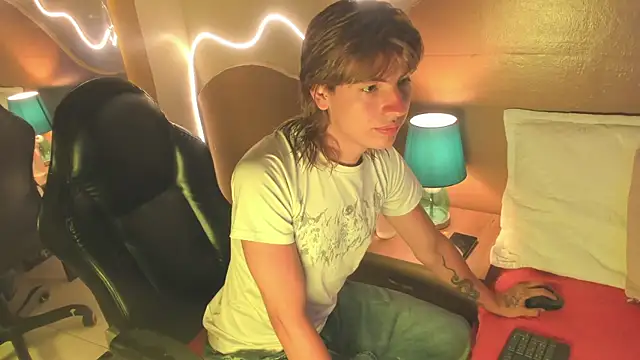 Enrrixxx  online show from April 5, 12:28 am