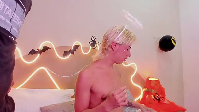 Enrrixxx  online show from October 29, 12:20 am