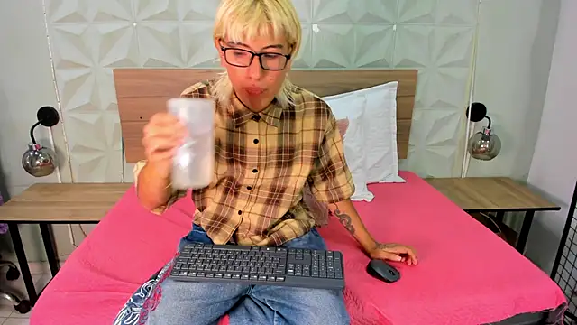 Enrrixxx  online show from January 14, 12:36 am