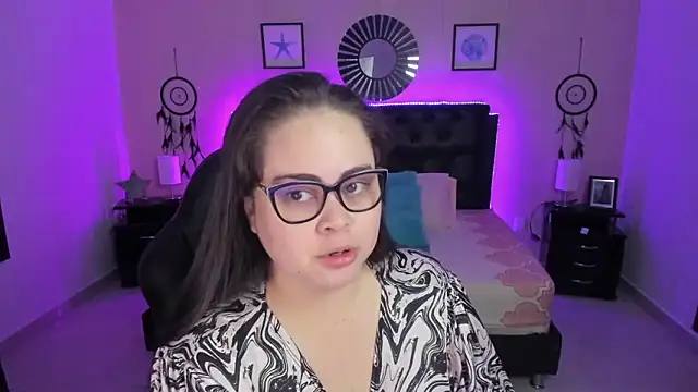 LolaVillalobos online show from February 17, 11:51 am