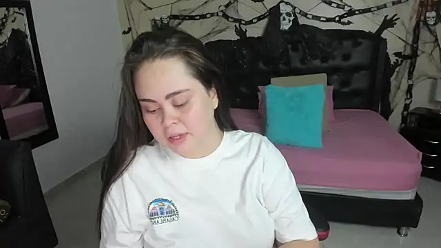 Snapshot of LolaVillalobos chatting on October 27, 2:18 pm LolaVillalobos online show from October 27, 2:18 pm