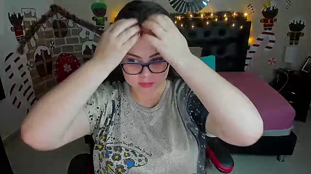 LolaVillalobos online show from December 5, 12:15 pm