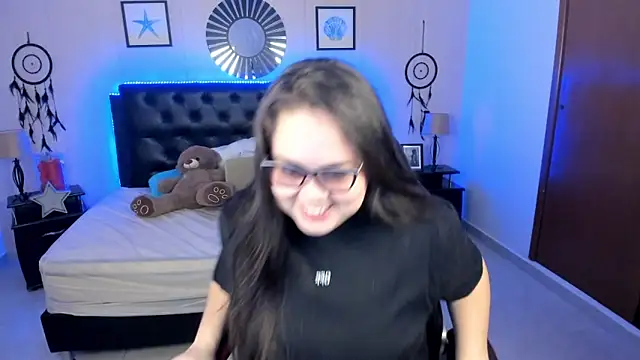 LolaVillalobos online show from May 8, 12:42 pm