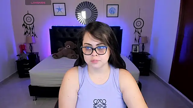 LolaVillalobos online show from May 1, 12:21 pm