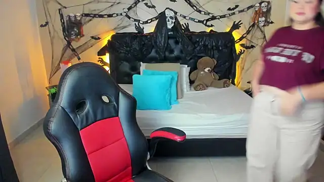 Snapshot of LolaVillalobos chatting on October 19, 3:04 pm LolaVillalobos online show from October 19, 3:04 pm