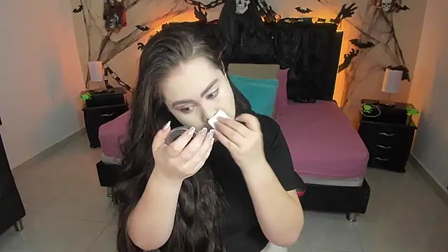 Snapshot of LolaVillalobos chatting on October 15, 12:02 pm LolaVillalobos online show from October 15, 12:02 pm